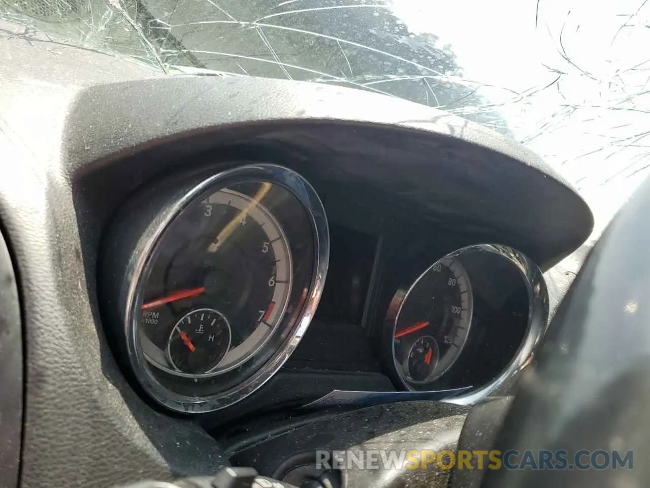 9 Photograph of a damaged car 2C4RDGEG0KR670375 DODGE CARAVAN 2019