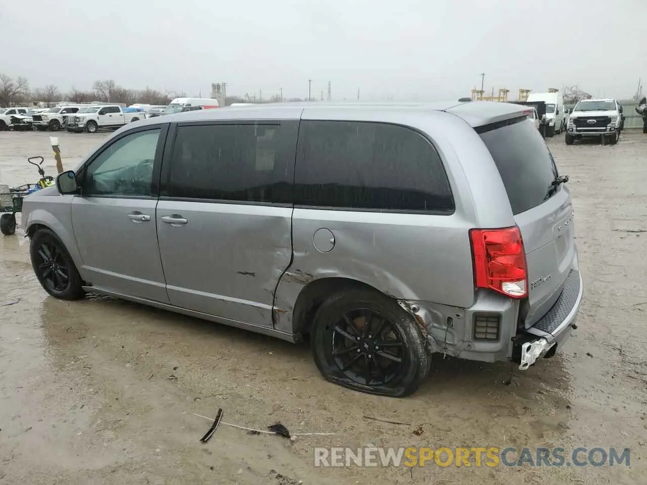 2 Photograph of a damaged car 2C4RDGEG0KR670540 DODGE CARAVAN 2019