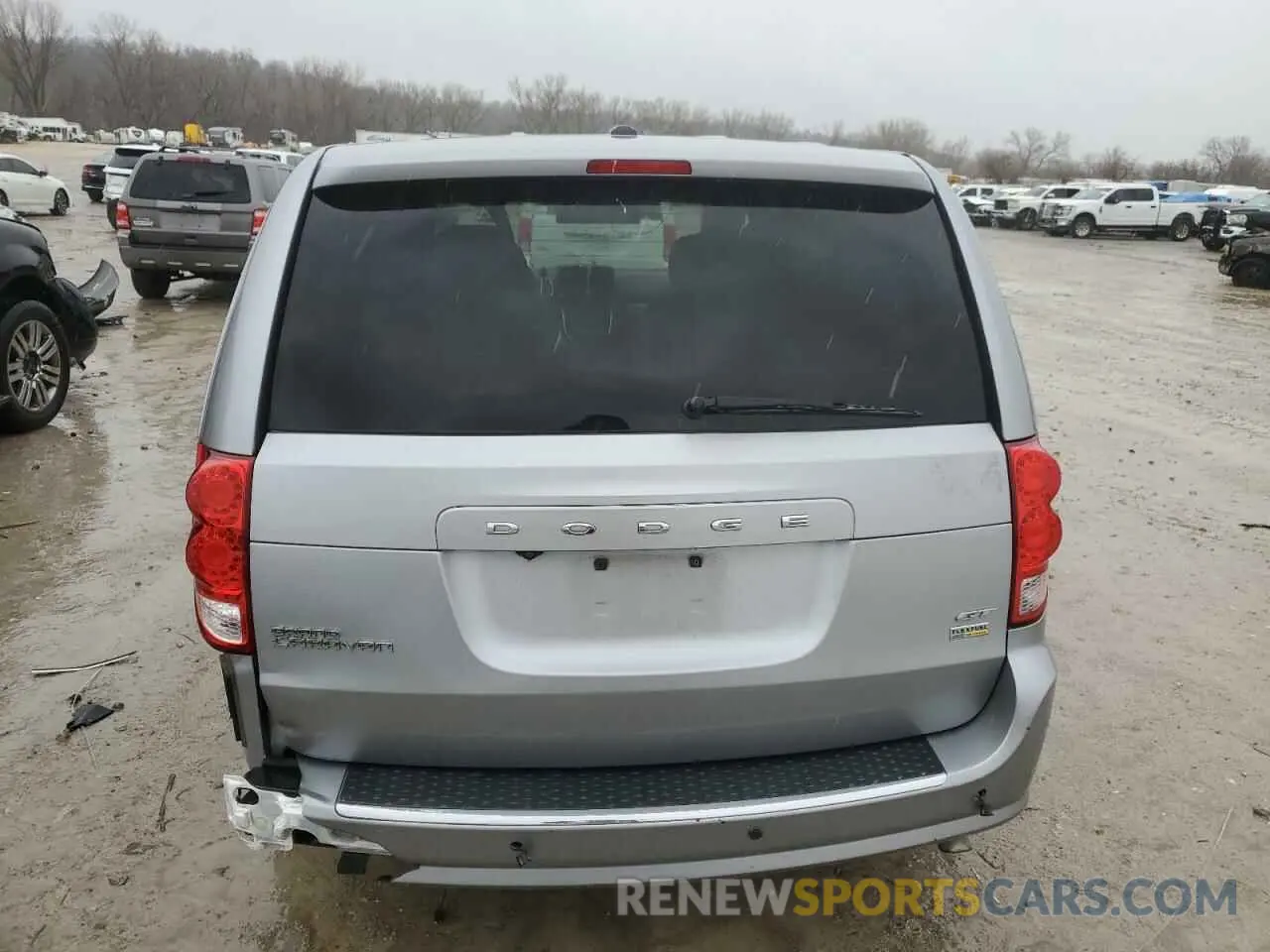 6 Photograph of a damaged car 2C4RDGEG0KR670540 DODGE CARAVAN 2019