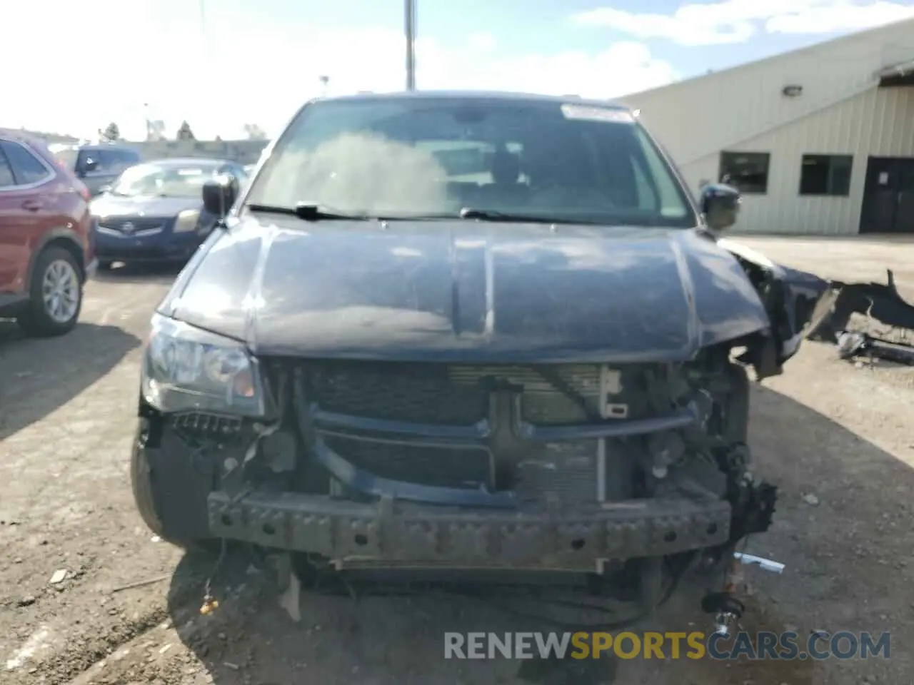 5 Photograph of a damaged car 2C4RDGEG0KR674569 DODGE CARAVAN 2019