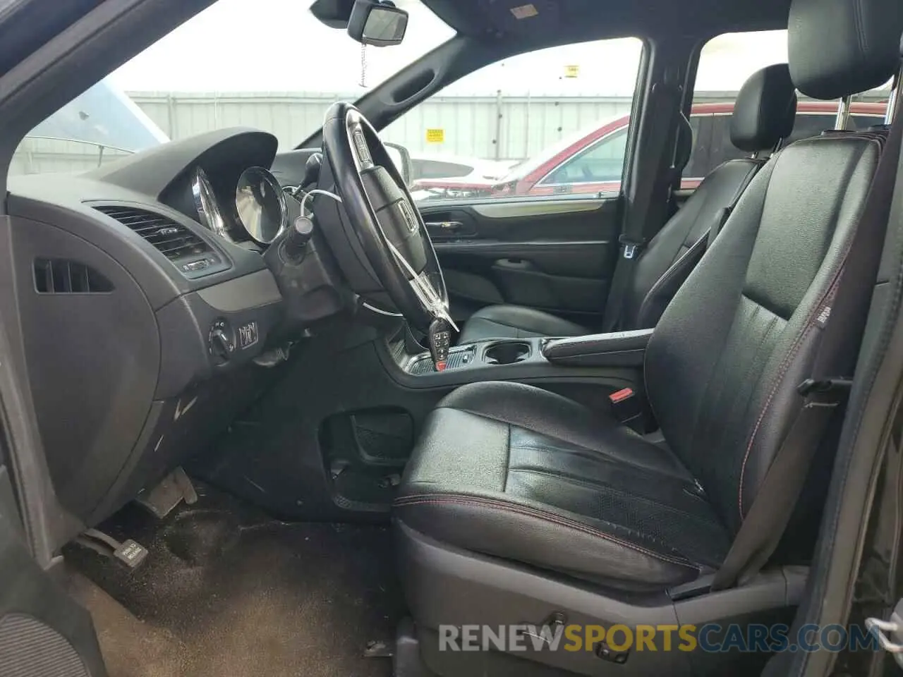 7 Photograph of a damaged car 2C4RDGEG0KR674569 DODGE CARAVAN 2019