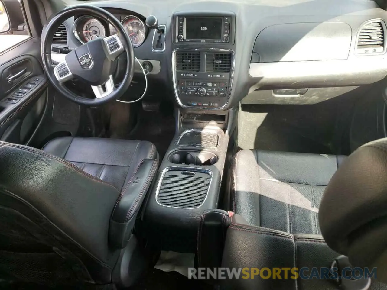 8 Photograph of a damaged car 2C4RDGEG0KR674569 DODGE CARAVAN 2019