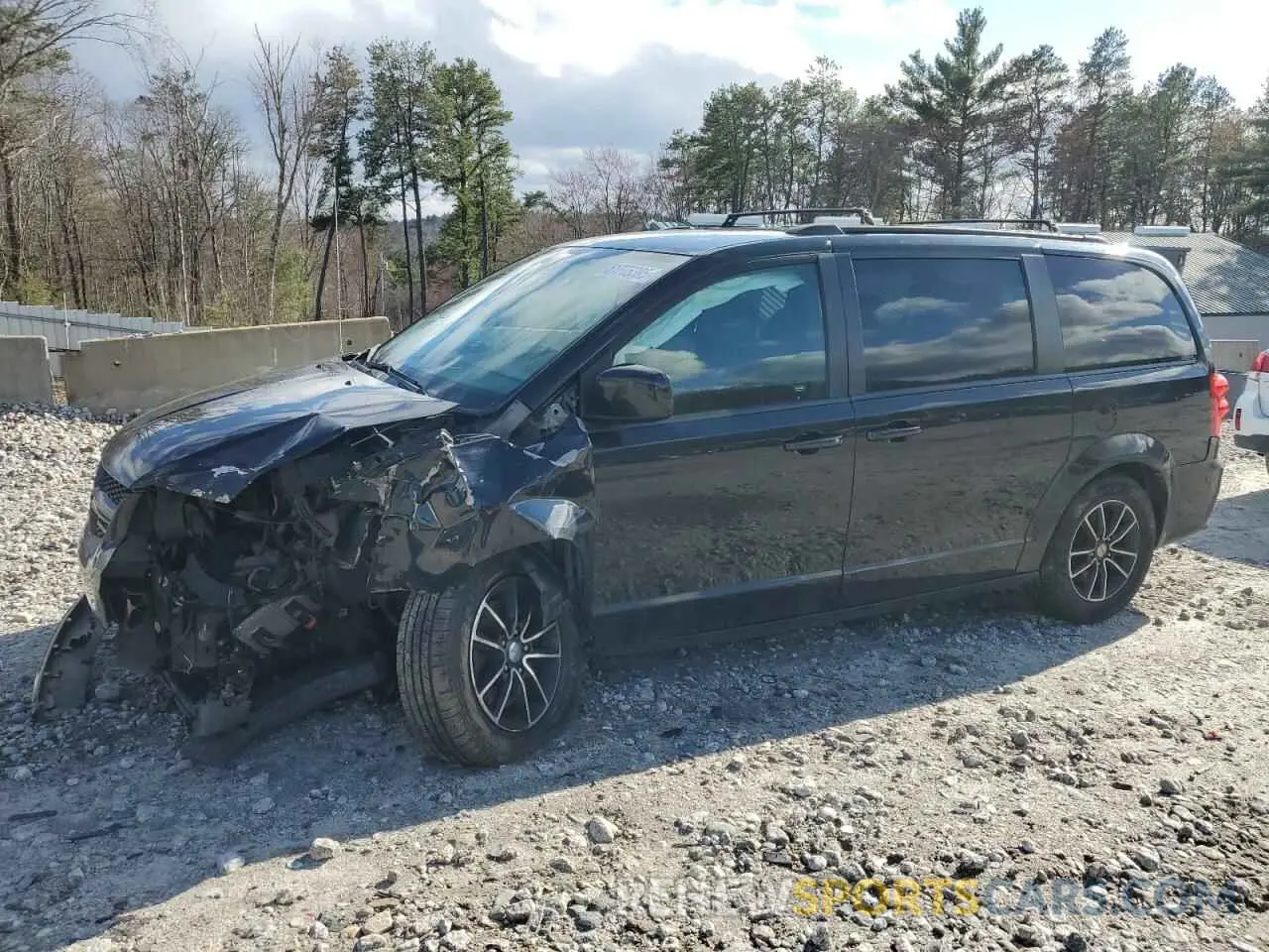 1 Photograph of a damaged car 2C4RDGEG1KR632069 DODGE CARAVAN 2019