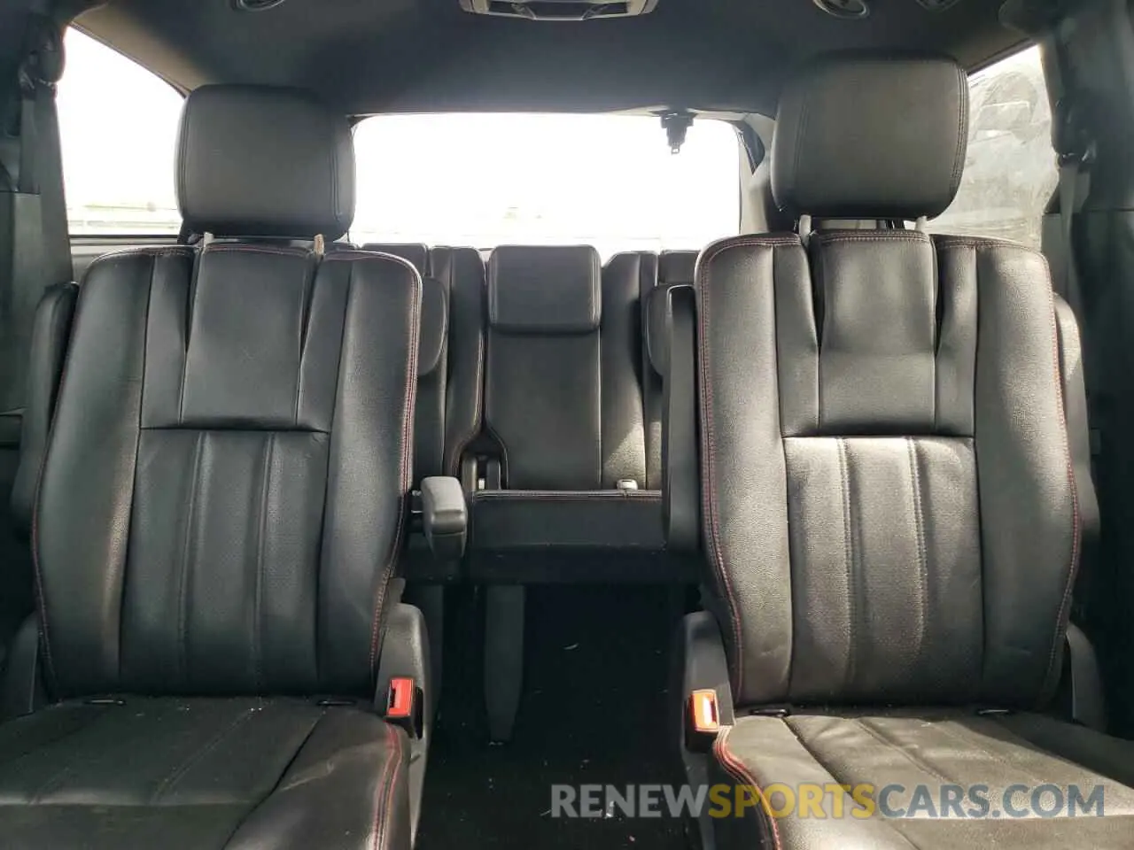 10 Photograph of a damaged car 2C4RDGEG1KR670787 DODGE CARAVAN 2019