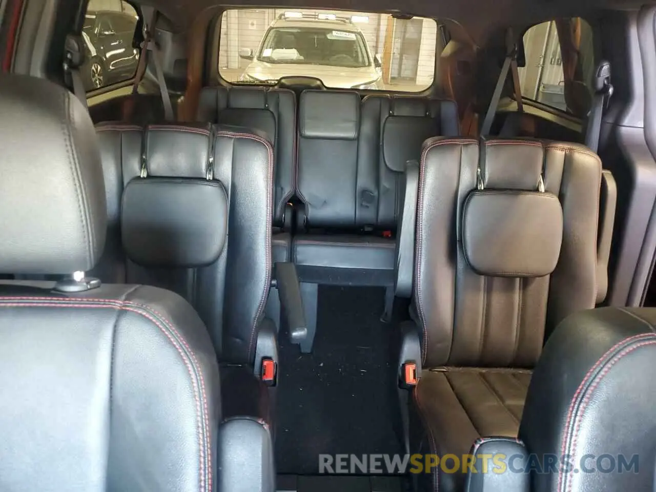 10 Photograph of a damaged car 2C4RDGEG1KR709457 DODGE CARAVAN 2019