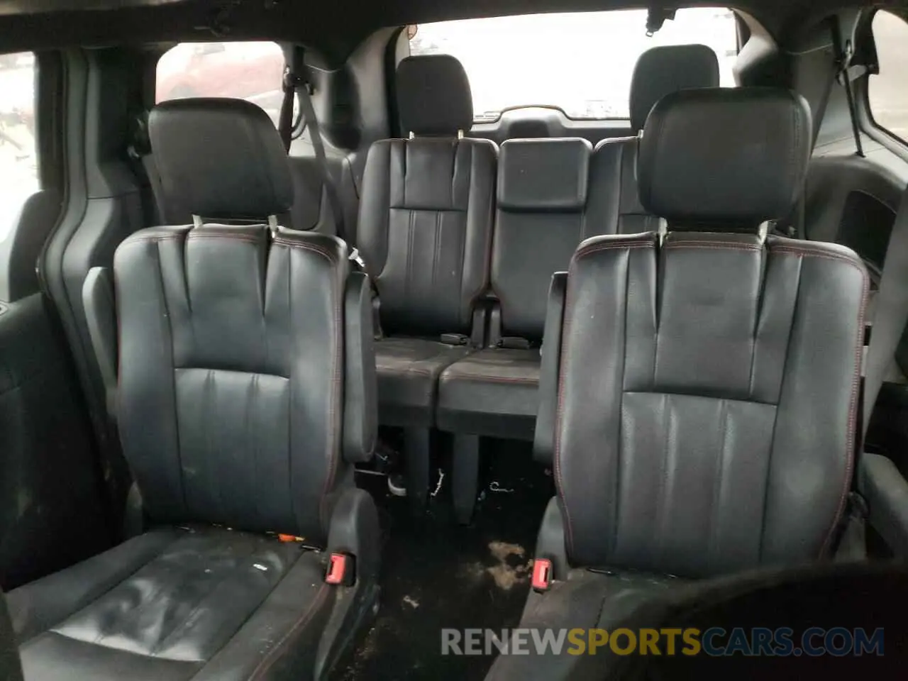 10 Photograph of a damaged car 2C4RDGEG1KR747285 DODGE CARAVAN 2019