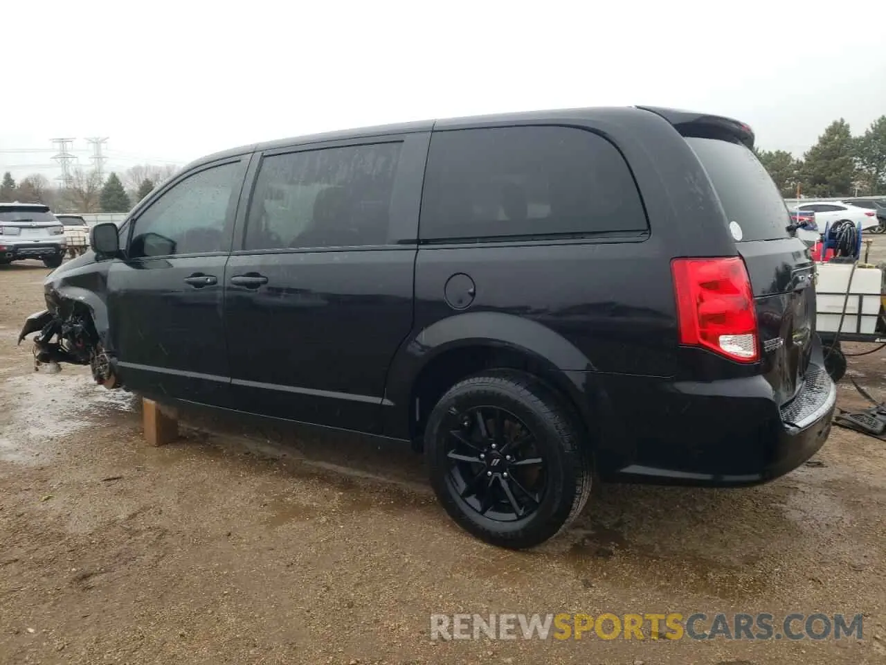 2 Photograph of a damaged car 2C4RDGEG1KR747285 DODGE CARAVAN 2019