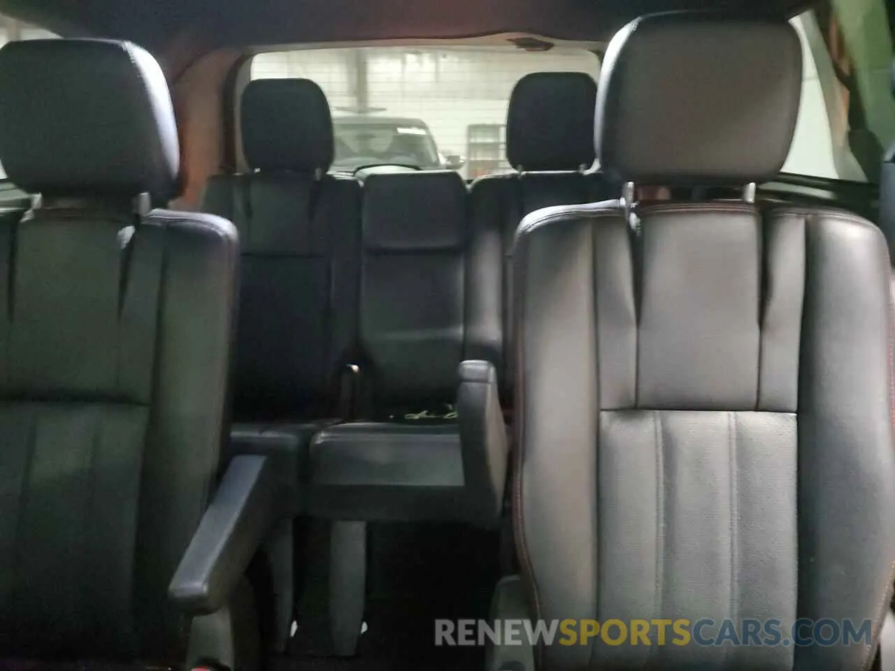 10 Photograph of a damaged car 2C4RDGEG1KR769111 DODGE CARAVAN 2019