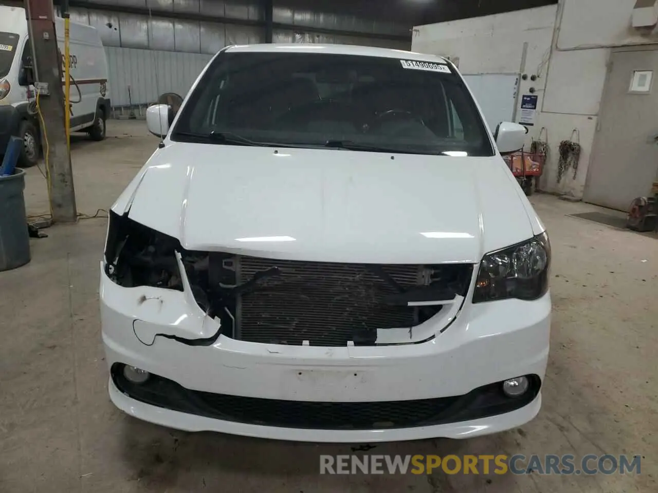 5 Photograph of a damaged car 2C4RDGEG1KR769111 DODGE CARAVAN 2019
