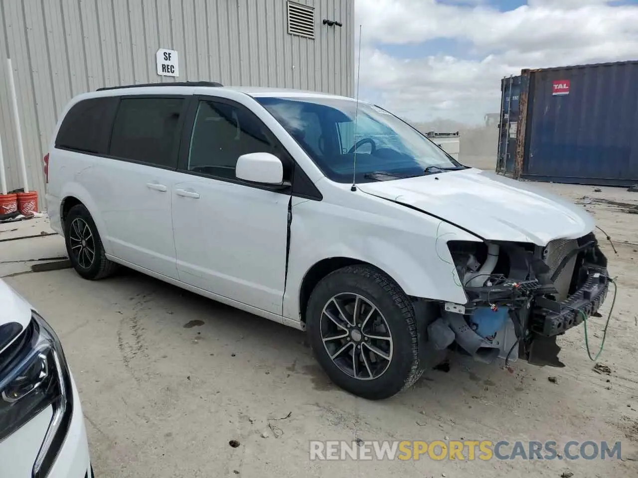 4 Photograph of a damaged car 2C4RDGEG2KR519246 DODGE CARAVAN 2019
