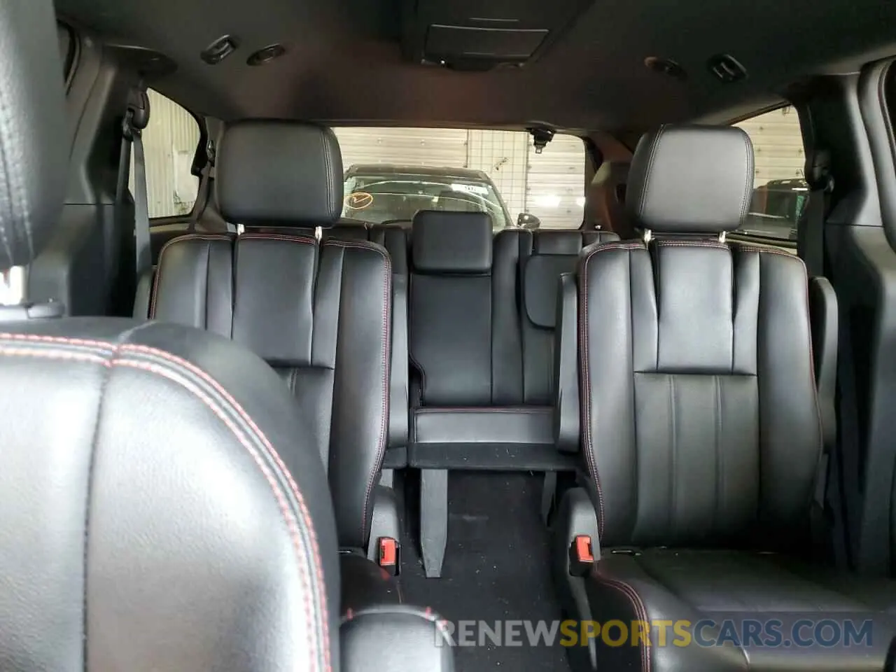 10 Photograph of a damaged car 2C4RDGEG2KR661533 DODGE CARAVAN 2019