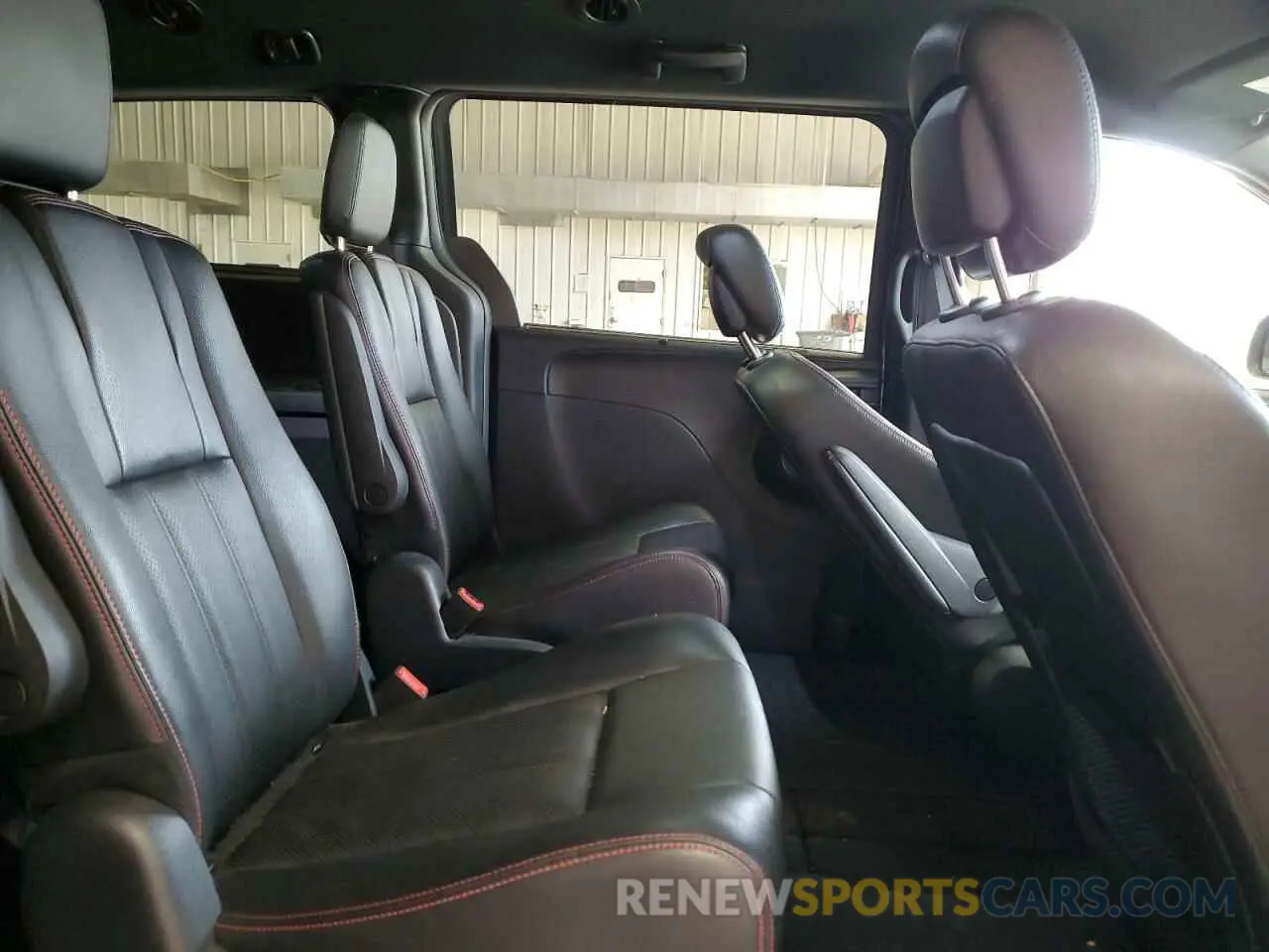 11 Photograph of a damaged car 2C4RDGEG2KR661533 DODGE CARAVAN 2019