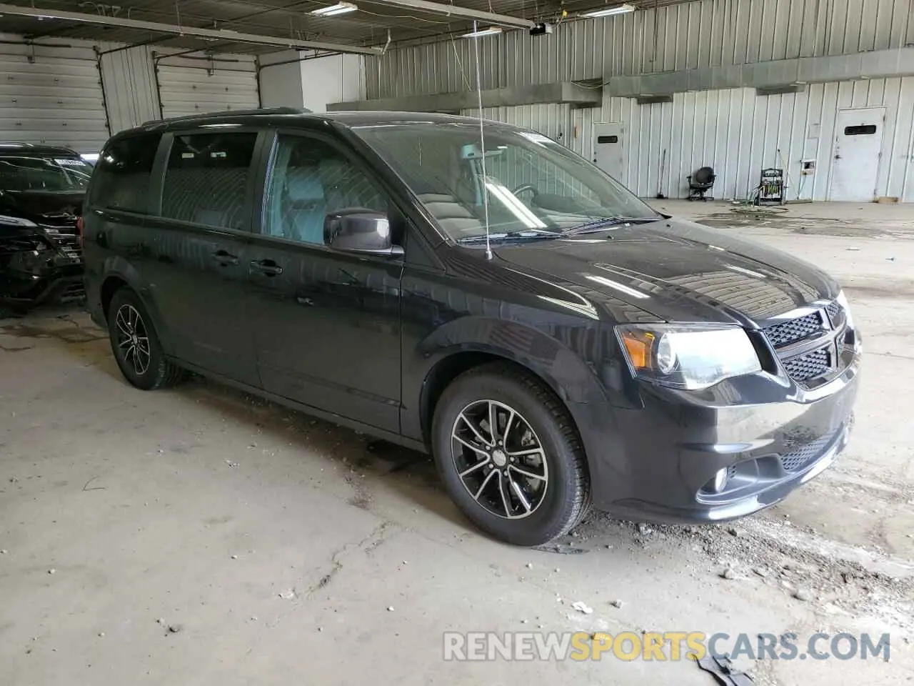 4 Photograph of a damaged car 2C4RDGEG2KR661533 DODGE CARAVAN 2019