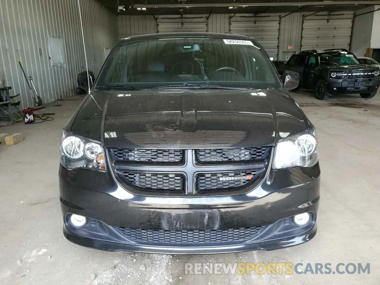 5 Photograph of a damaged car 2C4RDGEG2KR661533 DODGE CARAVAN 2019