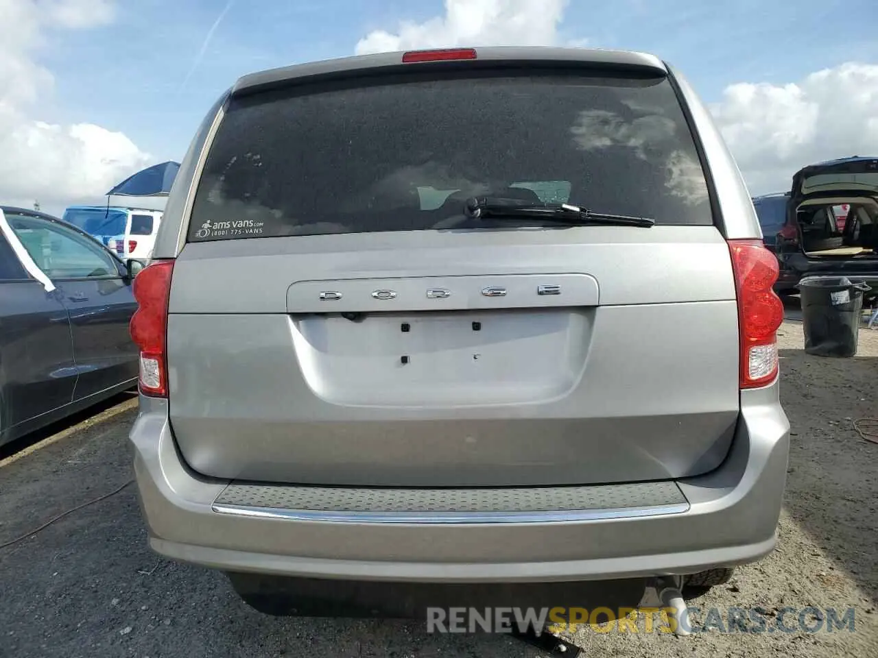 6 Photograph of a damaged car 2C4RDGEG3KR535522 DODGE CARAVAN 2019