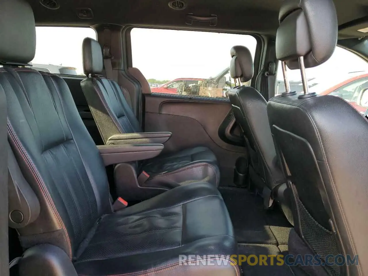 11 Photograph of a damaged car 2C4RDGEG3KR670063 DODGE CARAVAN 2019