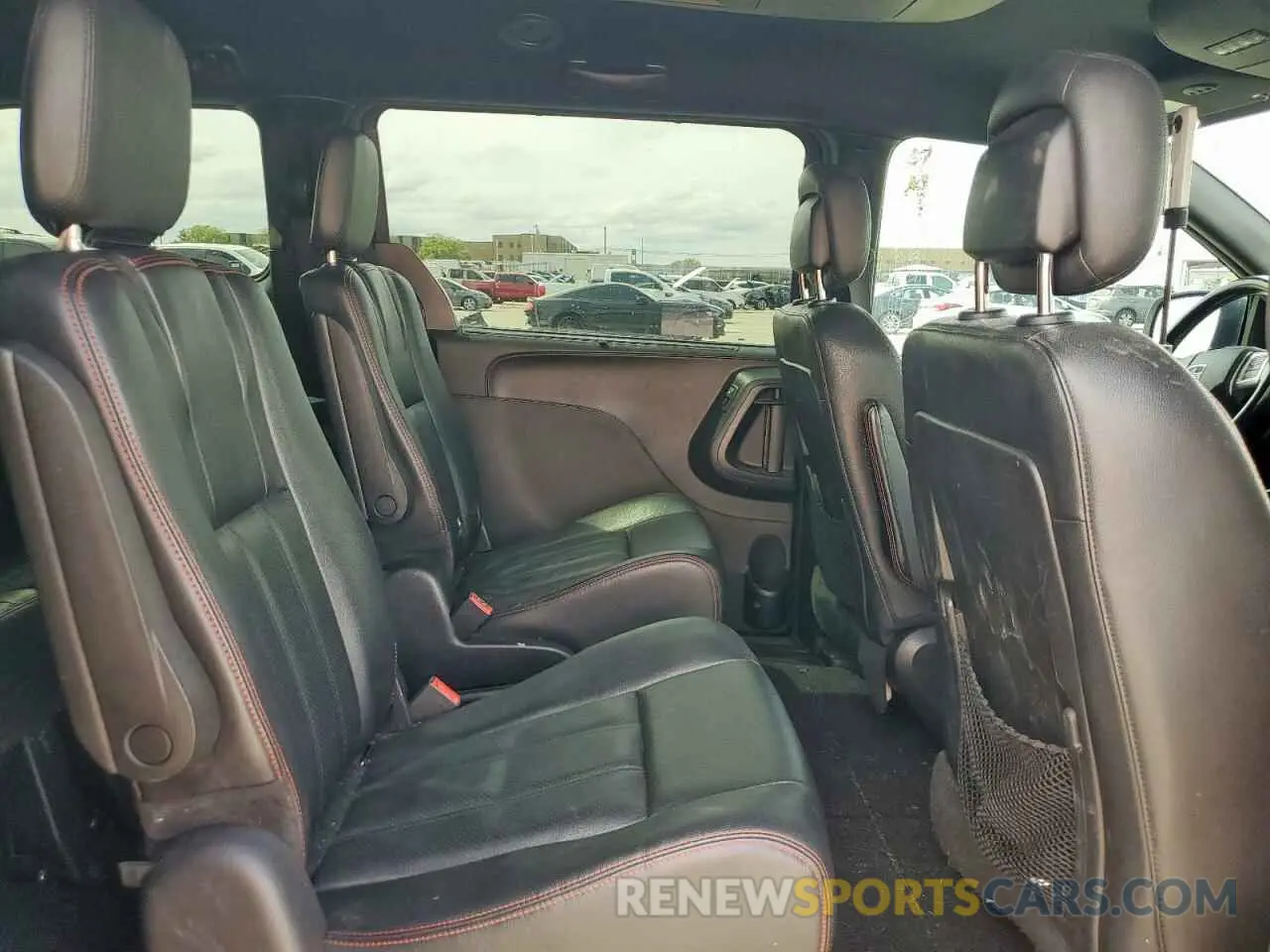 11 Photograph of a damaged car 2C4RDGEG3KR676820 DODGE CARAVAN 2019