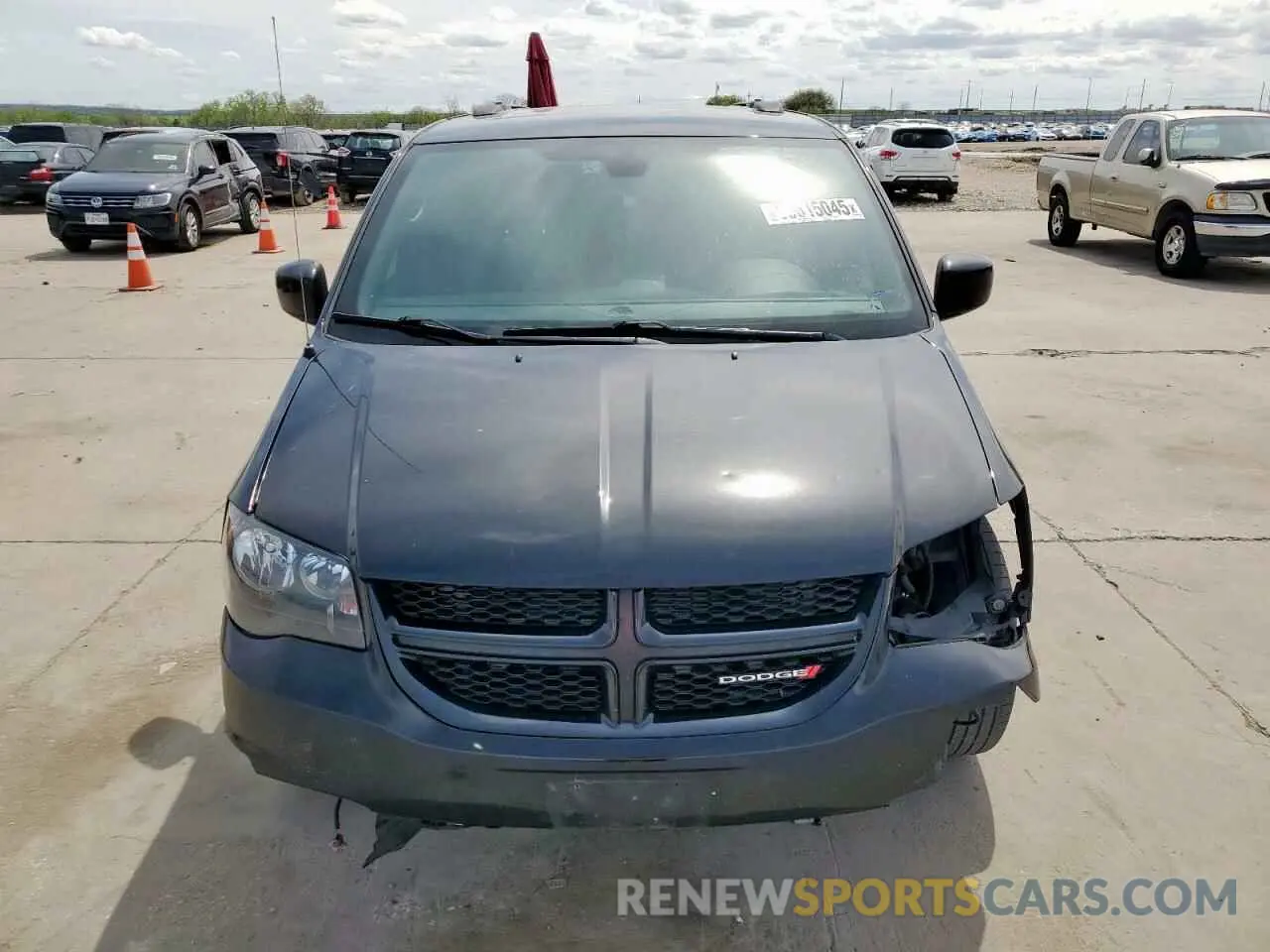 5 Photograph of a damaged car 2C4RDGEG3KR676820 DODGE CARAVAN 2019