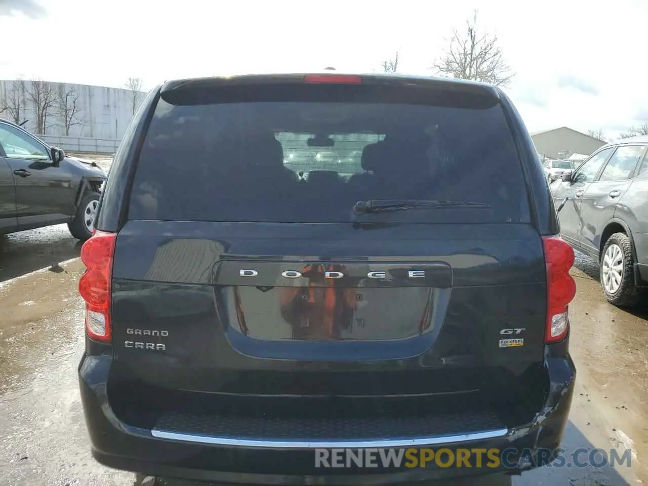 6 Photograph of a damaged car 2C4RDGEG3KR743769 DODGE CARAVAN 2019