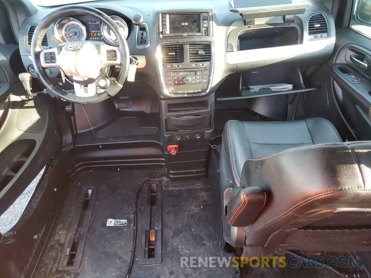 8 Photograph of a damaged car 2C4RDGEG3KR788839 DODGE CARAVAN 2019