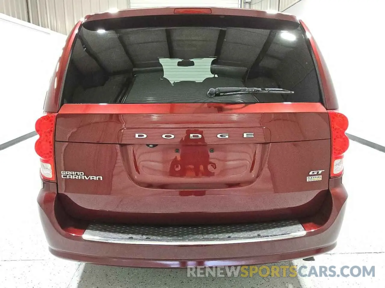6 Photograph of a damaged car 2C4RDGEG4KR578962 DODGE CARAVAN 2019