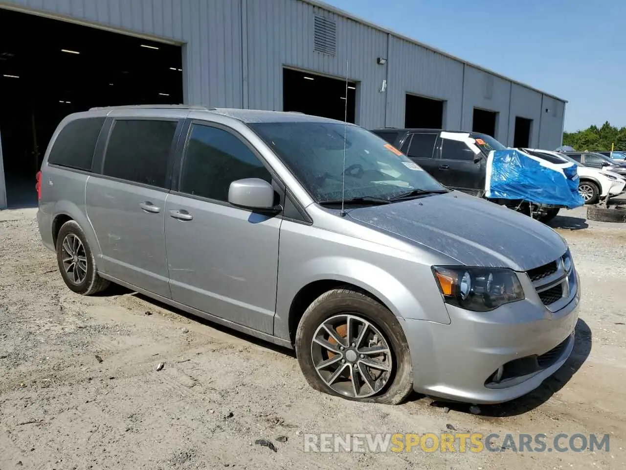 4 Photograph of a damaged car 2C4RDGEG4KR632258 DODGE CARAVAN 2019