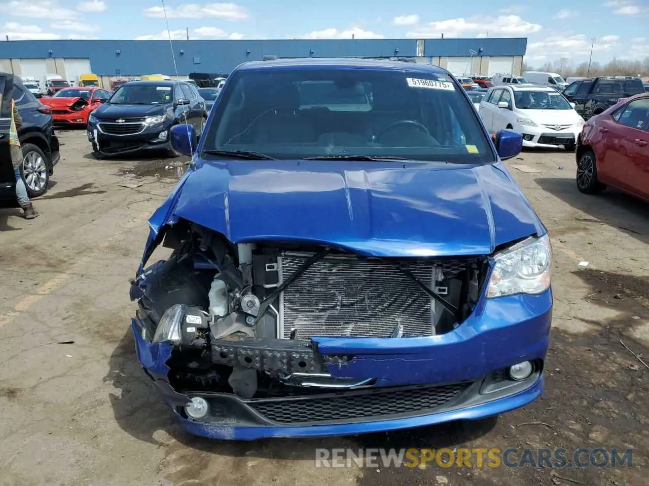 5 Photograph of a damaged car 2C4RDGEG4KR661176 DODGE CARAVAN 2019