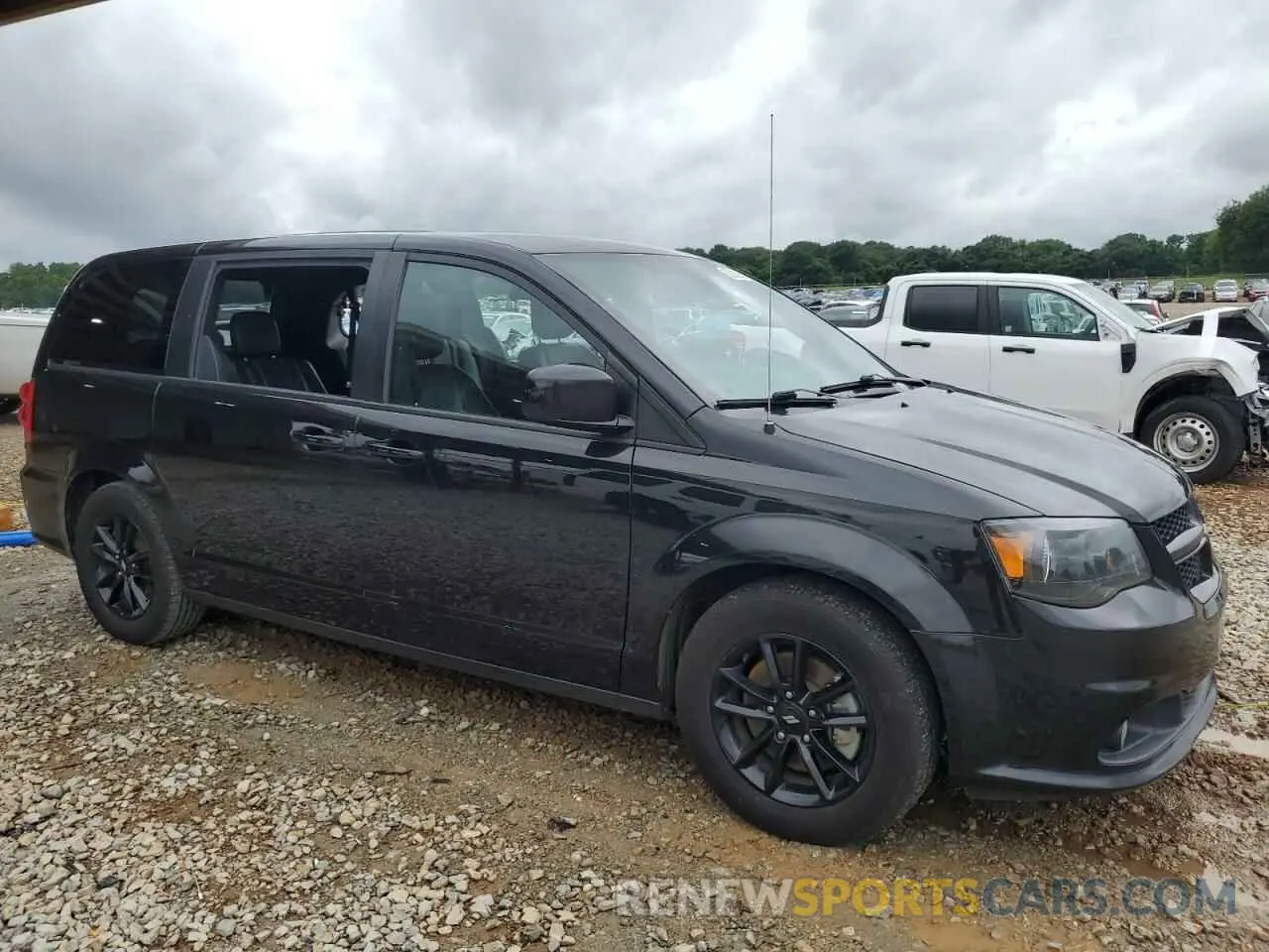 4 Photograph of a damaged car 2C4RDGEG4KR670170 DODGE CARAVAN 2019
