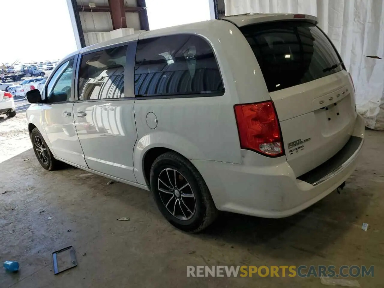 2 Photograph of a damaged car 2C4RDGEG5KR571339 DODGE CARAVAN 2019