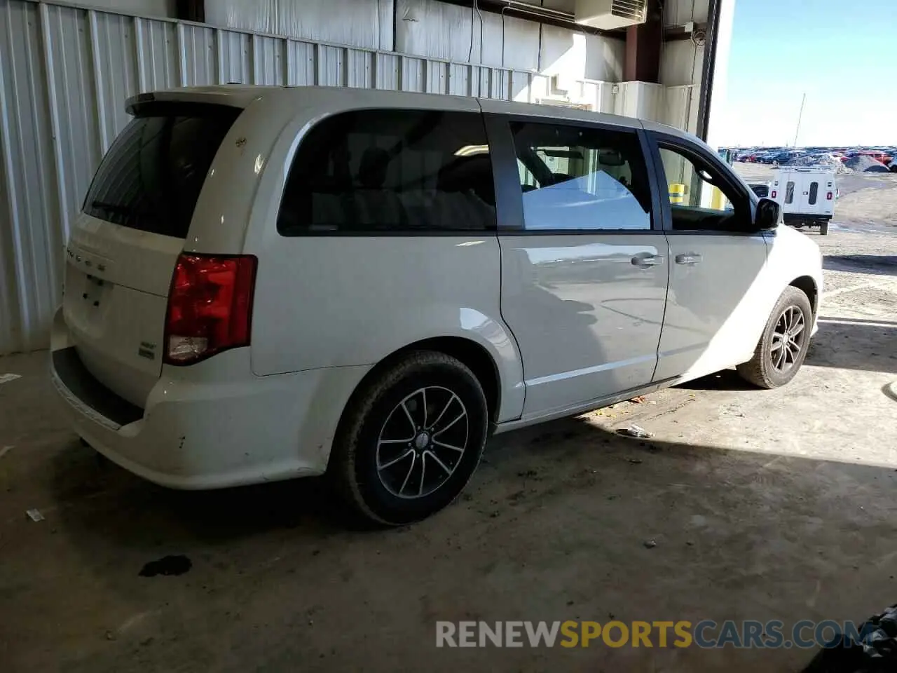3 Photograph of a damaged car 2C4RDGEG5KR571339 DODGE CARAVAN 2019