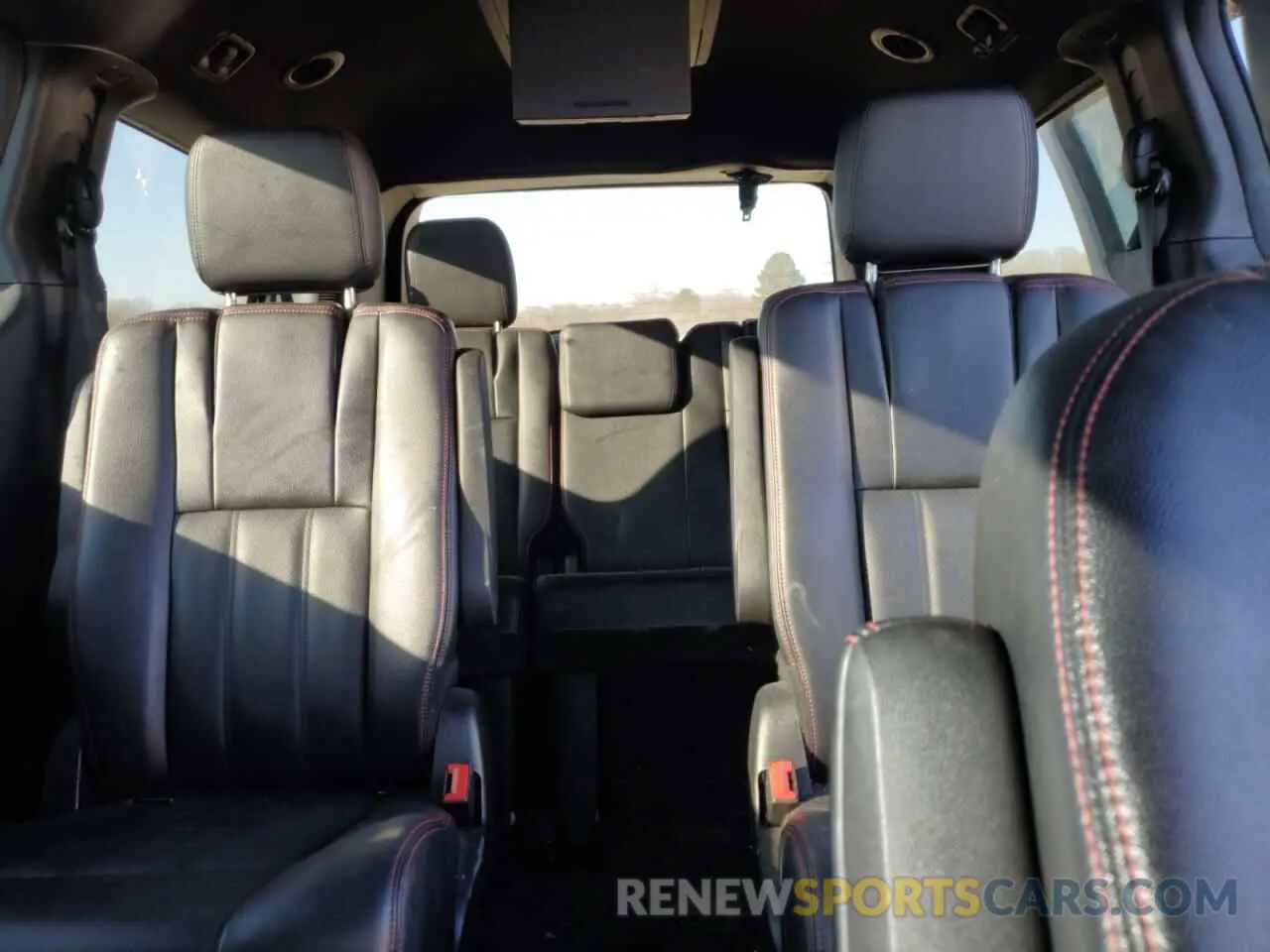 10 Photograph of a damaged car 2C4RDGEG5KR600564 DODGE CARAVAN 2019