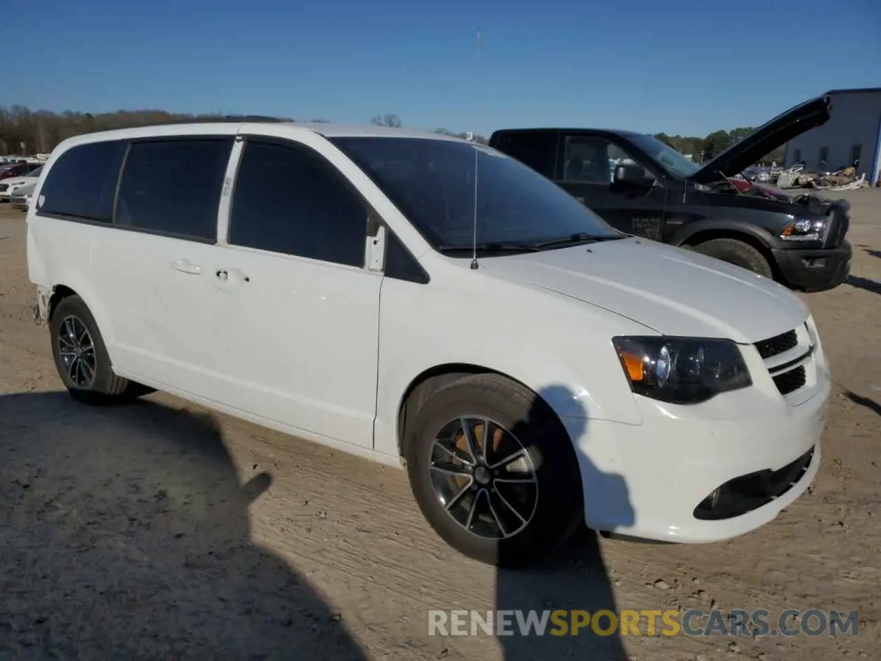 4 Photograph of a damaged car 2C4RDGEG5KR600564 DODGE CARAVAN 2019