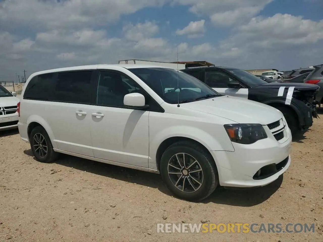 4 Photograph of a damaged car 2C4RDGEG5KR641020 DODGE CARAVAN 2019