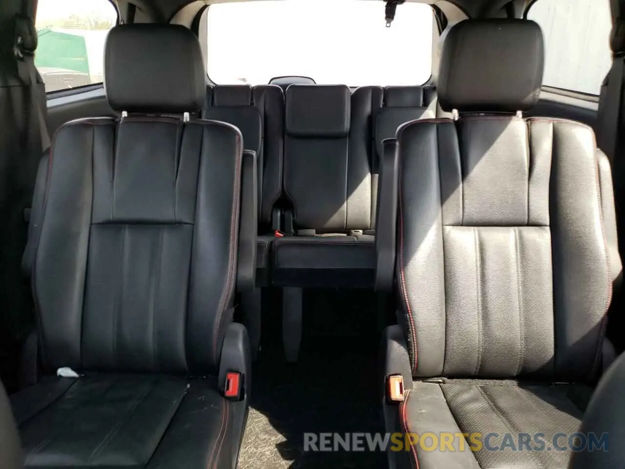 10 Photograph of a damaged car 2C4RDGEG5KR641471 DODGE CARAVAN 2019