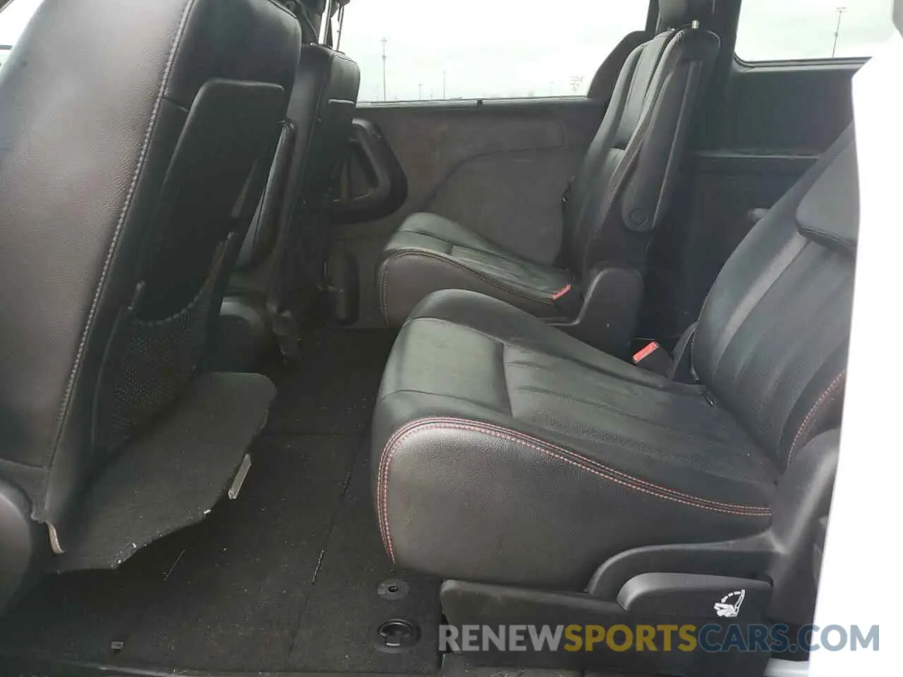 11 Photograph of a damaged car 2C4RDGEG5KR648341 DODGE CARAVAN 2019