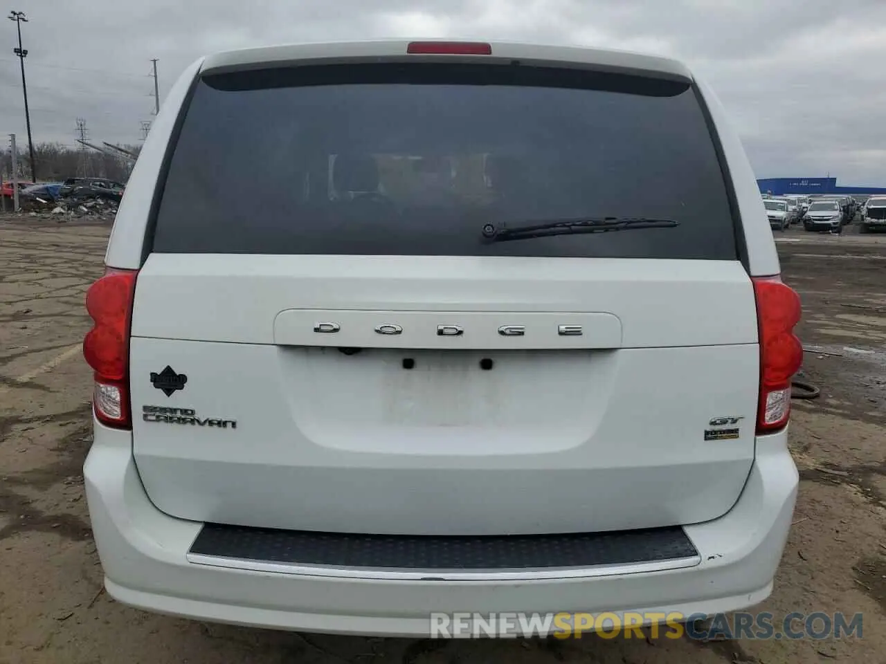 6 Photograph of a damaged car 2C4RDGEG5KR648341 DODGE CARAVAN 2019