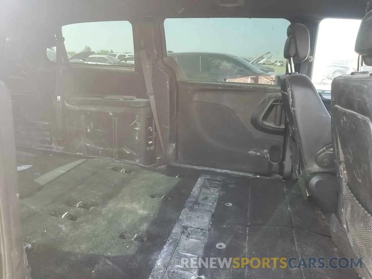 11 Photograph of a damaged car 2C4RDGEG6KR742504 DODGE CARAVAN 2019