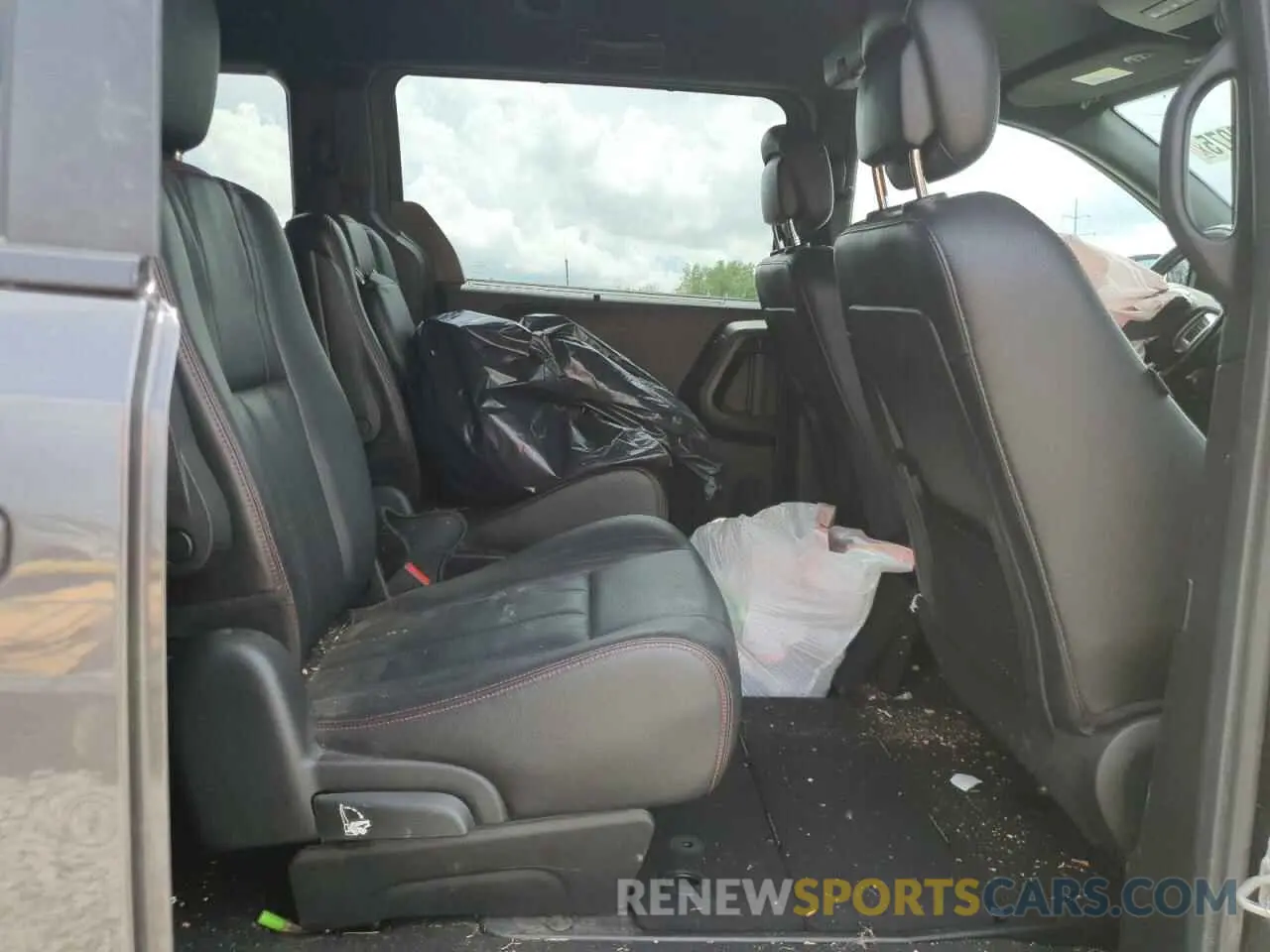 11 Photograph of a damaged car 2C4RDGEG7KR562870 DODGE CARAVAN 2019