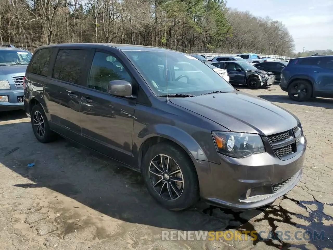 4 Photograph of a damaged car 2C4RDGEG7KR618211 DODGE CARAVAN 2019