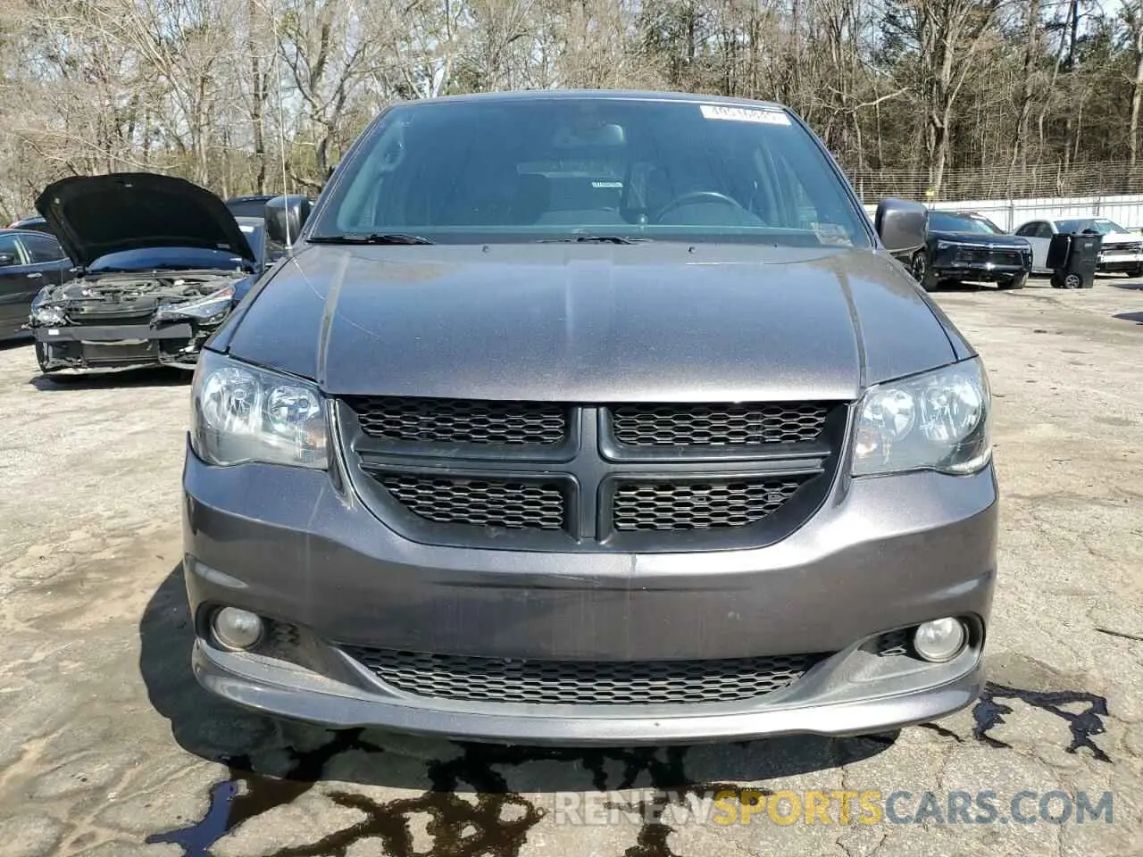 5 Photograph of a damaged car 2C4RDGEG7KR618211 DODGE CARAVAN 2019