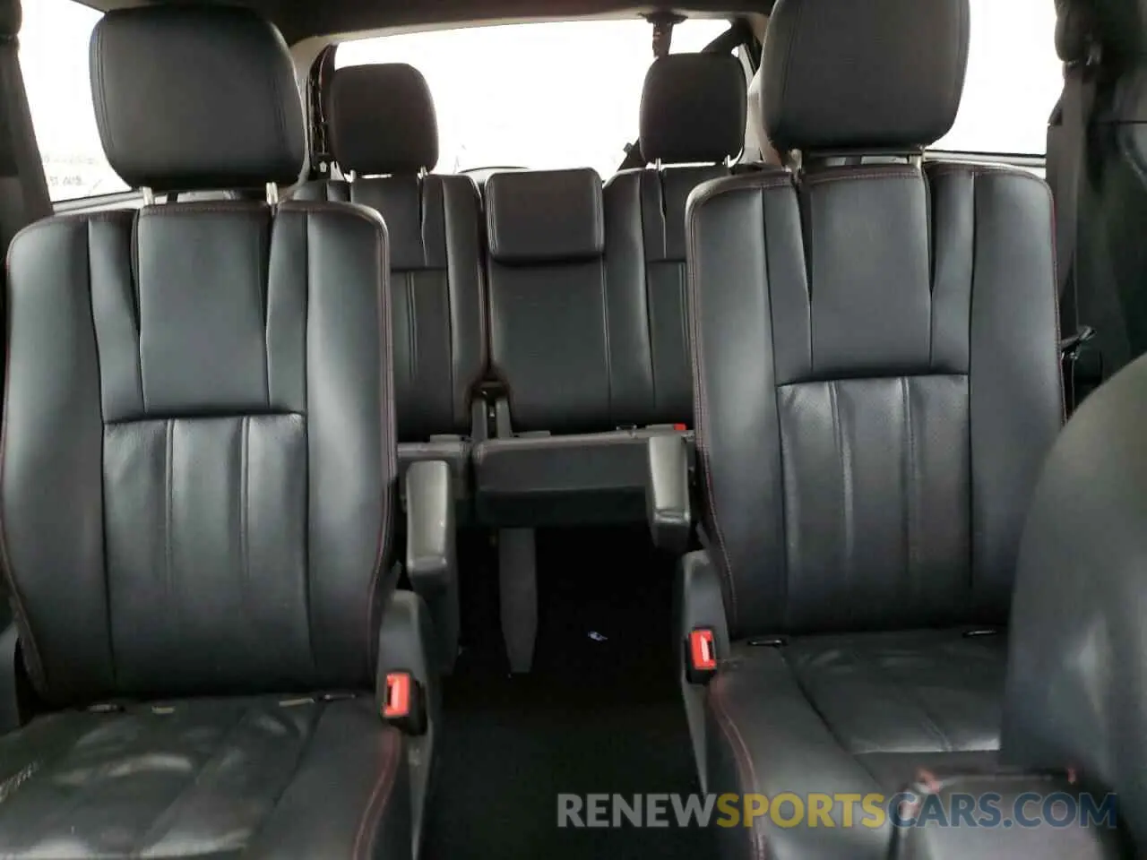 10 Photograph of a damaged car 2C4RDGEG7KR670437 DODGE CARAVAN 2019