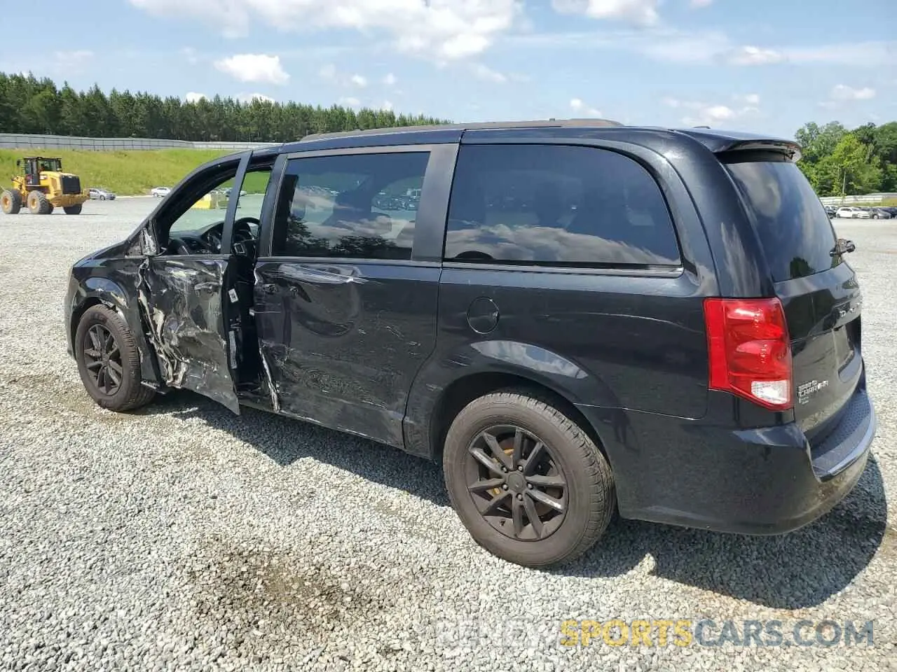 2 Photograph of a damaged car 2C4RDGEG7KR743564 DODGE CARAVAN 2019