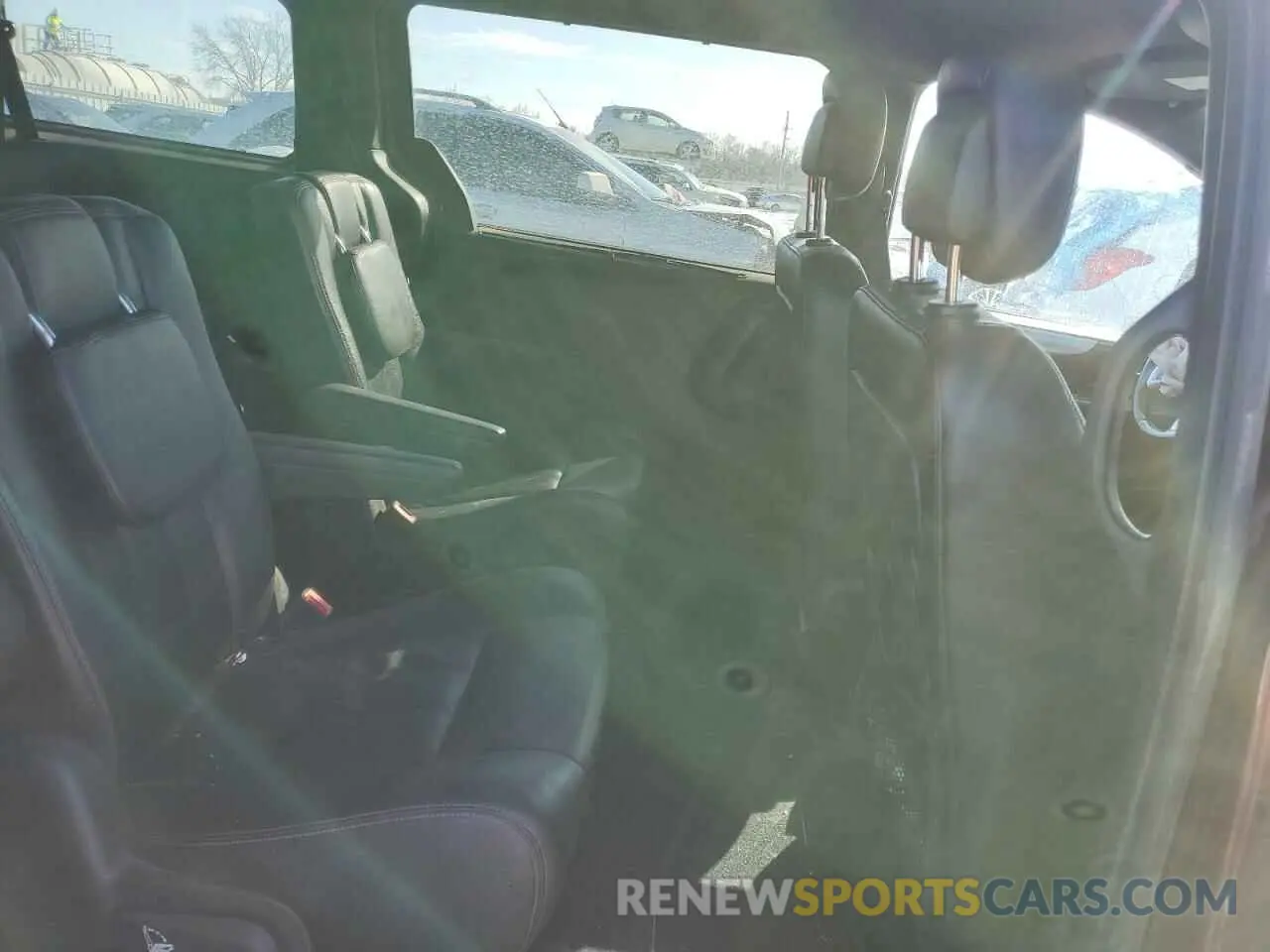 11 Photograph of a damaged car 2C4RDGEG7KR790223 DODGE CARAVAN 2019