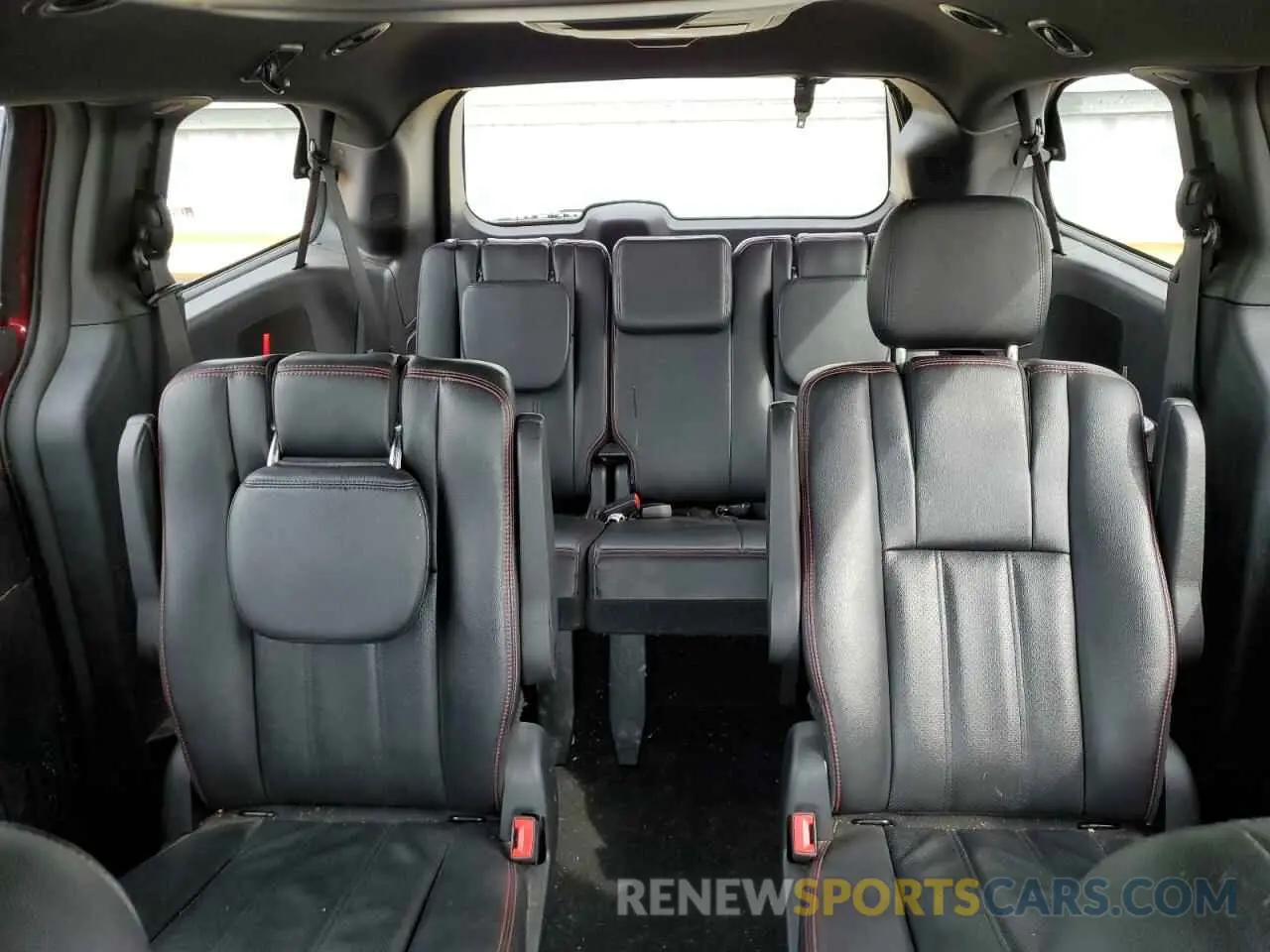 10 Photograph of a damaged car 2C4RDGEG8KR535502 DODGE CARAVAN 2019