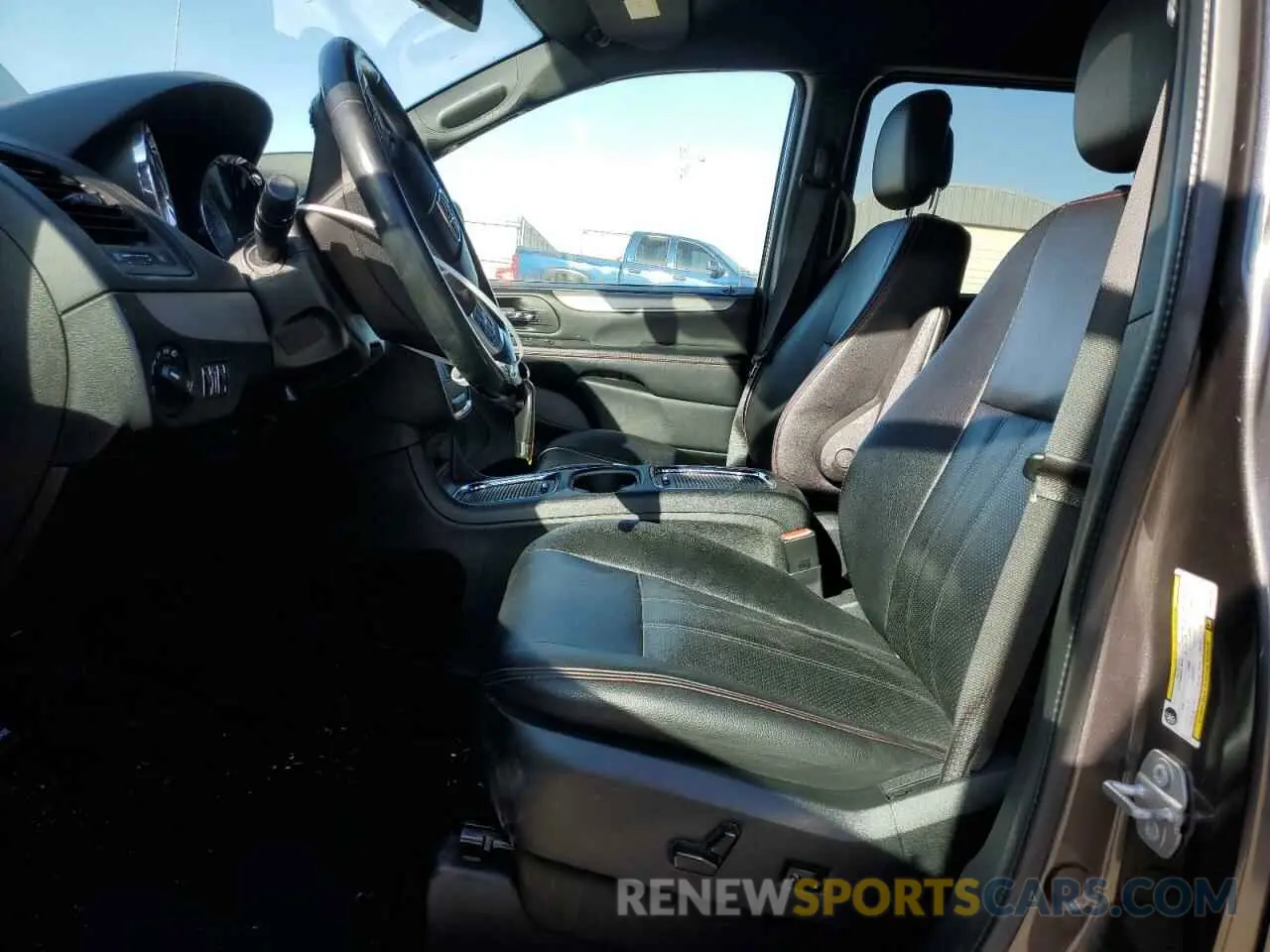 7 Photograph of a damaged car 2C4RDGEG8KR623532 DODGE CARAVAN 2019