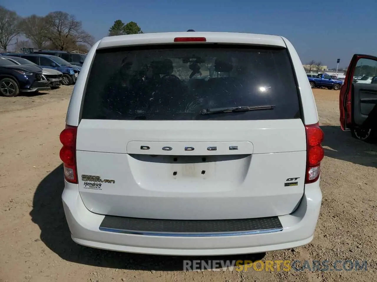 6 Photograph of a damaged car 2C4RDGEG8KR769879 DODGE CARAVAN 2019