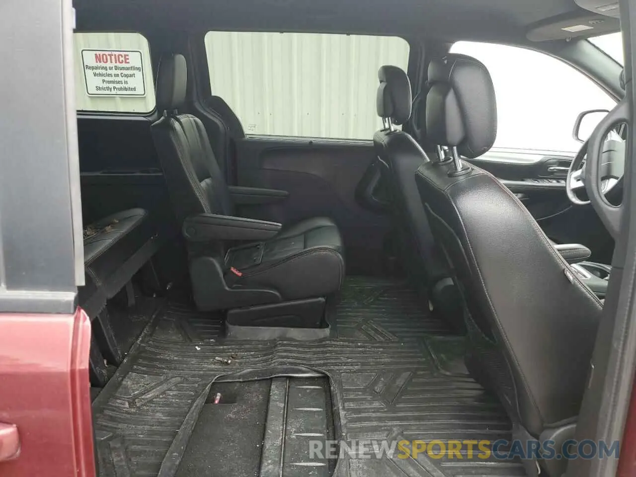 11 Photograph of a damaged car 2C4RDGEG9KR511502 DODGE CARAVAN 2019