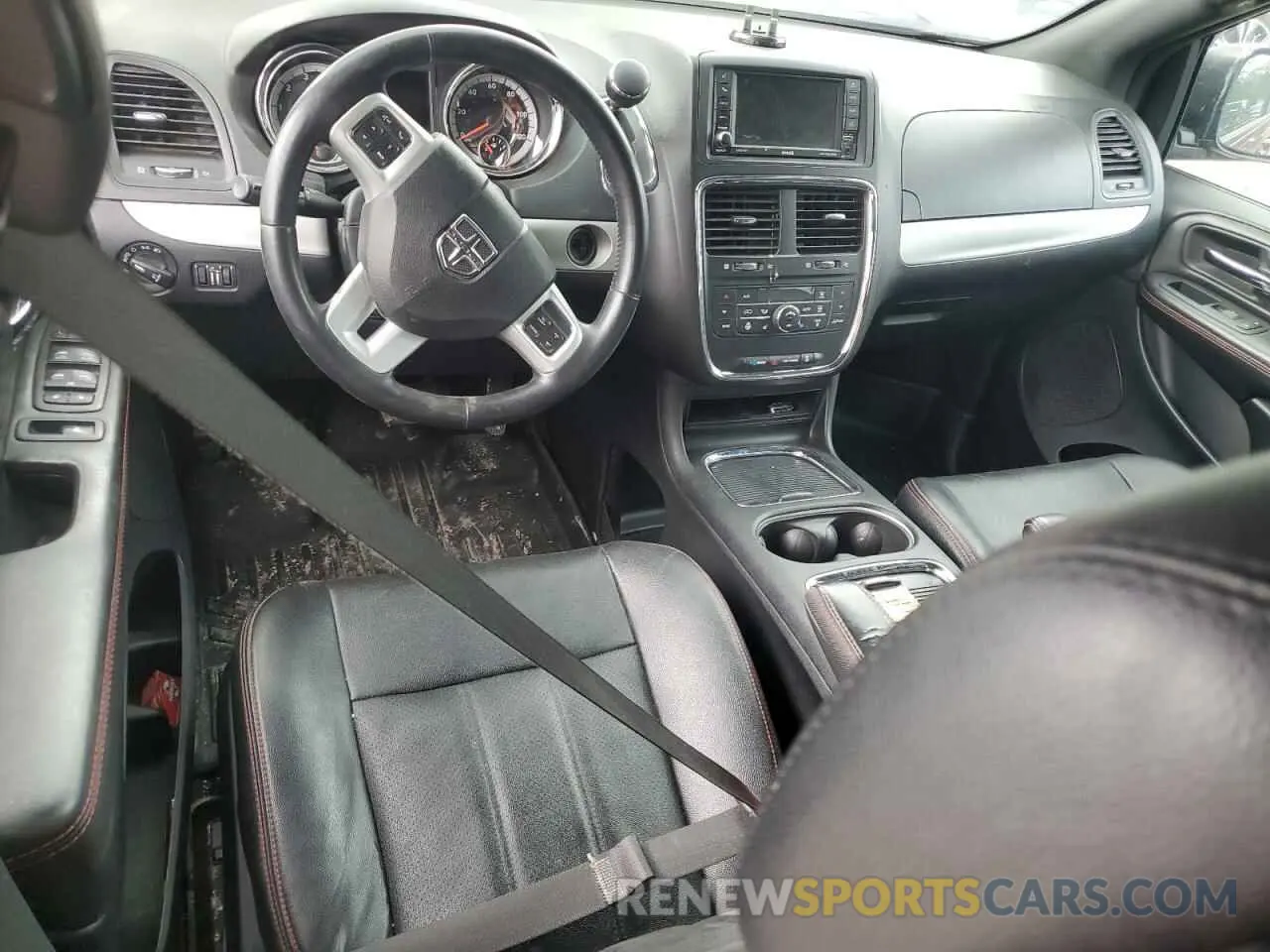8 Photograph of a damaged car 2C4RDGEG9KR511502 DODGE CARAVAN 2019
