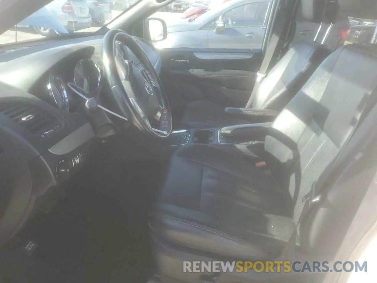 7 Photograph of a damaged car 2C4RDGEG9KR534049 DODGE CARAVAN 2019