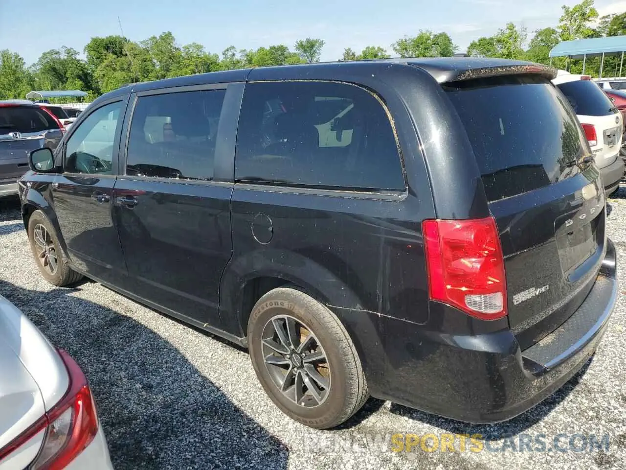 2 Photograph of a damaged car 2C4RDGEG9KR538148 DODGE CARAVAN 2019